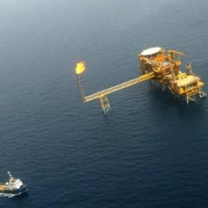 ایران ترمز تحریم نفتی را می‌کشد؟